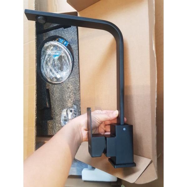 Vòi rửa chén Nóng Lạnh Inox sus 304 sơn tĩnh điện NaNo Đen kiểu vuông dẹt cao cấp VNN04