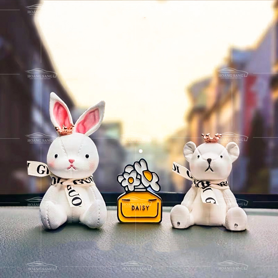 Set nước hoa xe hơi cao cấp Bunny and The Dog 100% Organic, được làm từ chất liệu đá Aroma Stone đặc biệt, gắn cửa gió điều hòa xe hơi