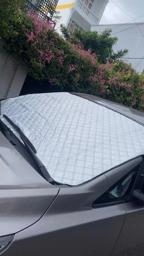 Bạt Che Kính Lái Ô Tô 3 Lớp Cao Cấp – Cách Nhiệt, Chắn Tia UV, Giữ Xe Mát Mẻ Xe 4 Chỗ , 7 Chỗ , Kèm Túi Đựng Đẹp