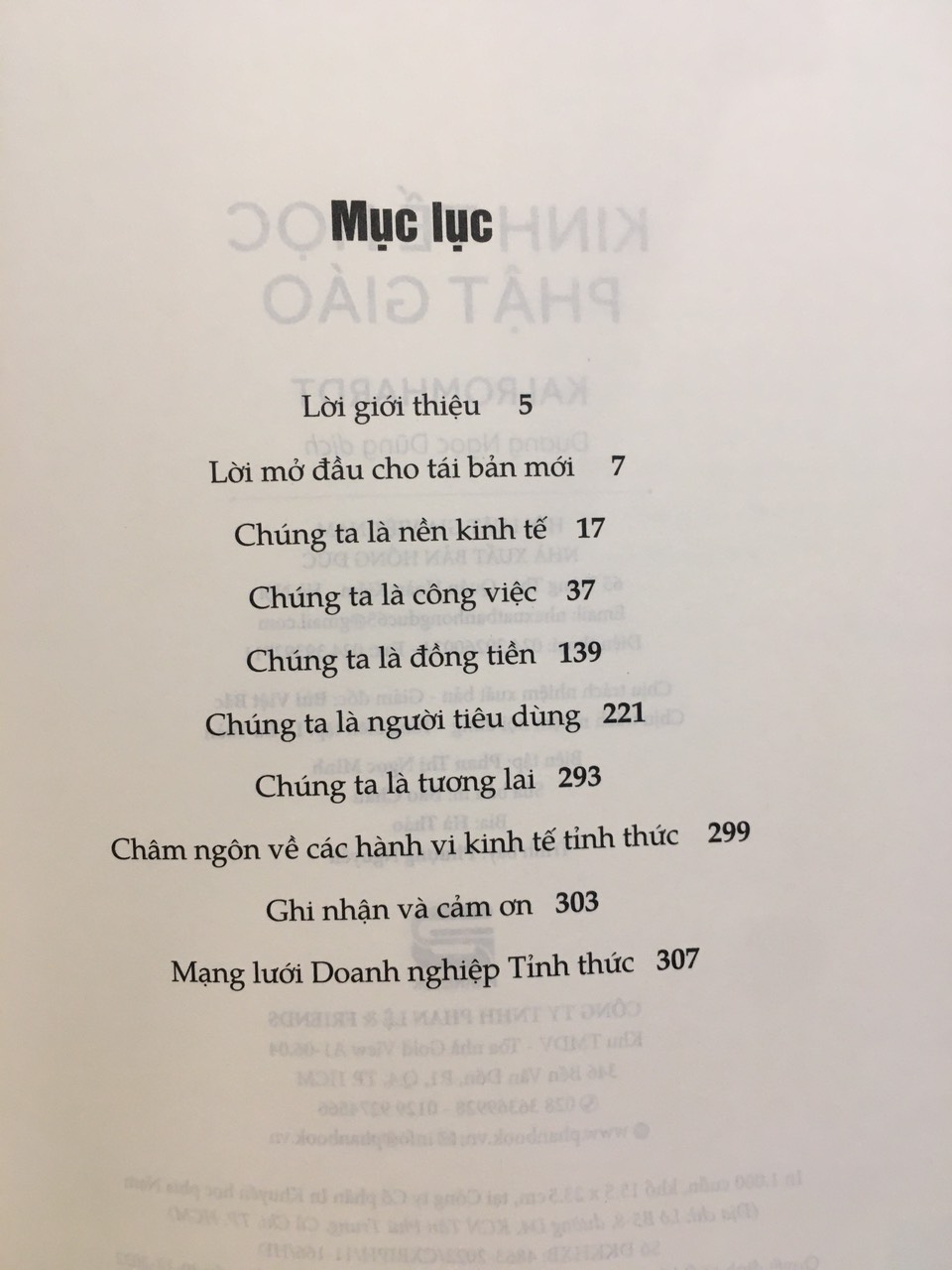 KINH TẾ HỌC PHẬT GIÁO - Công Việc, Tiền Bạc Và Tiêu Dùng Theo Con Đường Phật Giáo - Kai Romhardt - Dương Ngọc Dũng dịch - (bìa mềm)