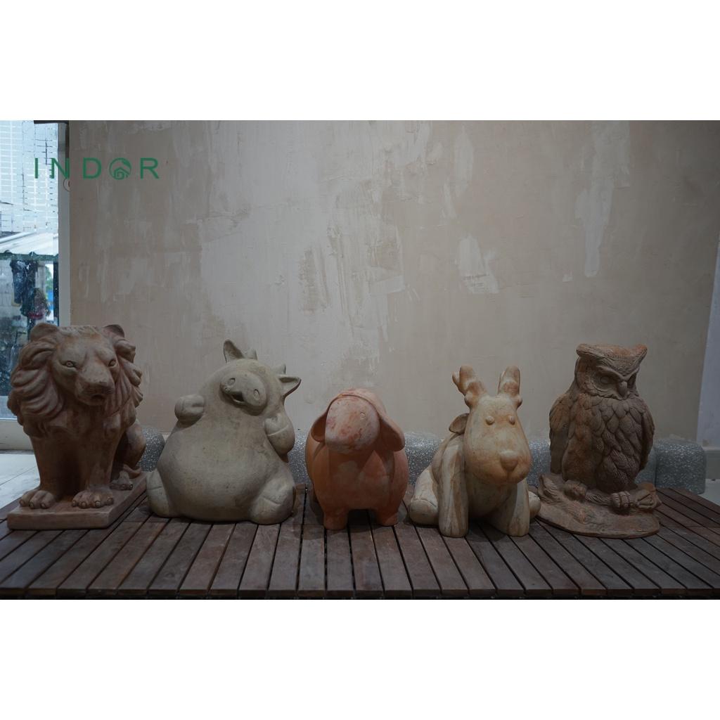 Tượng chú bò dễ thương chất liệu đất nung terracotta Tượng decor Noel Tượng trang trí nội ngoại thất