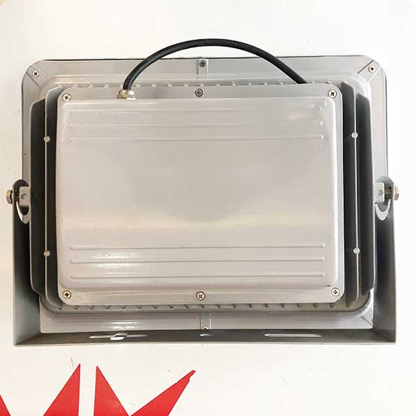 Đèn pha LED ngoài trời HKLED pha rọi 200W