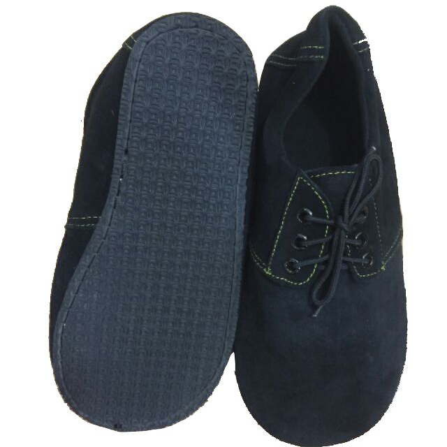 Giày đá cầu mỏ vịt