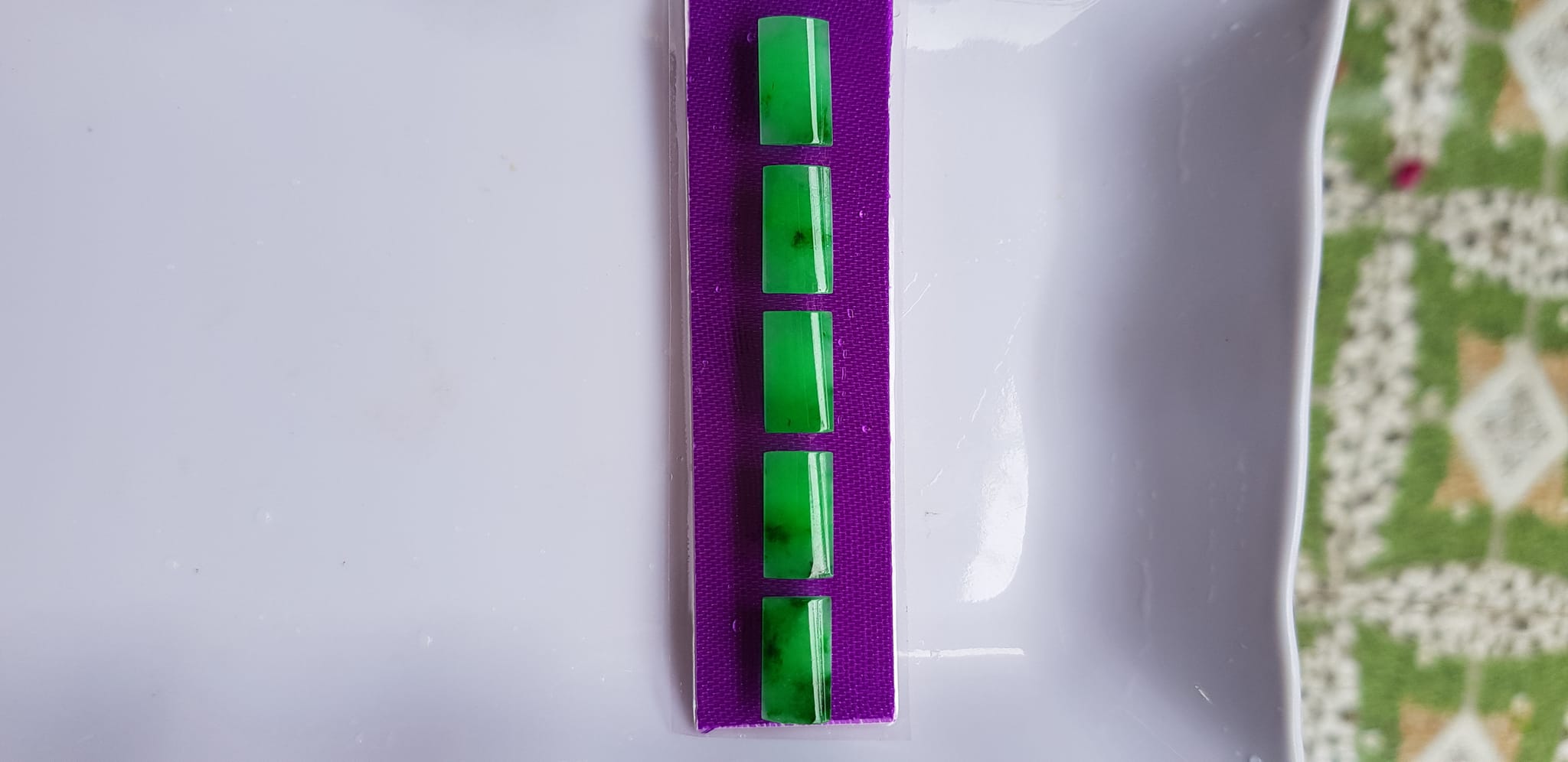 1 bộ lắc tay hình chữ nhật bóng đẹp Dài 13mm x Ngang 7mm x Cao 2mm Đá Ngọc Cẩm Thạch tự nhiên Xanh Ngọc tươi bóng đẹp Nữ bọc vàng đeo đẹp sang quà tặng ý nghĩa gửii đến Mẹ và người thân ạ