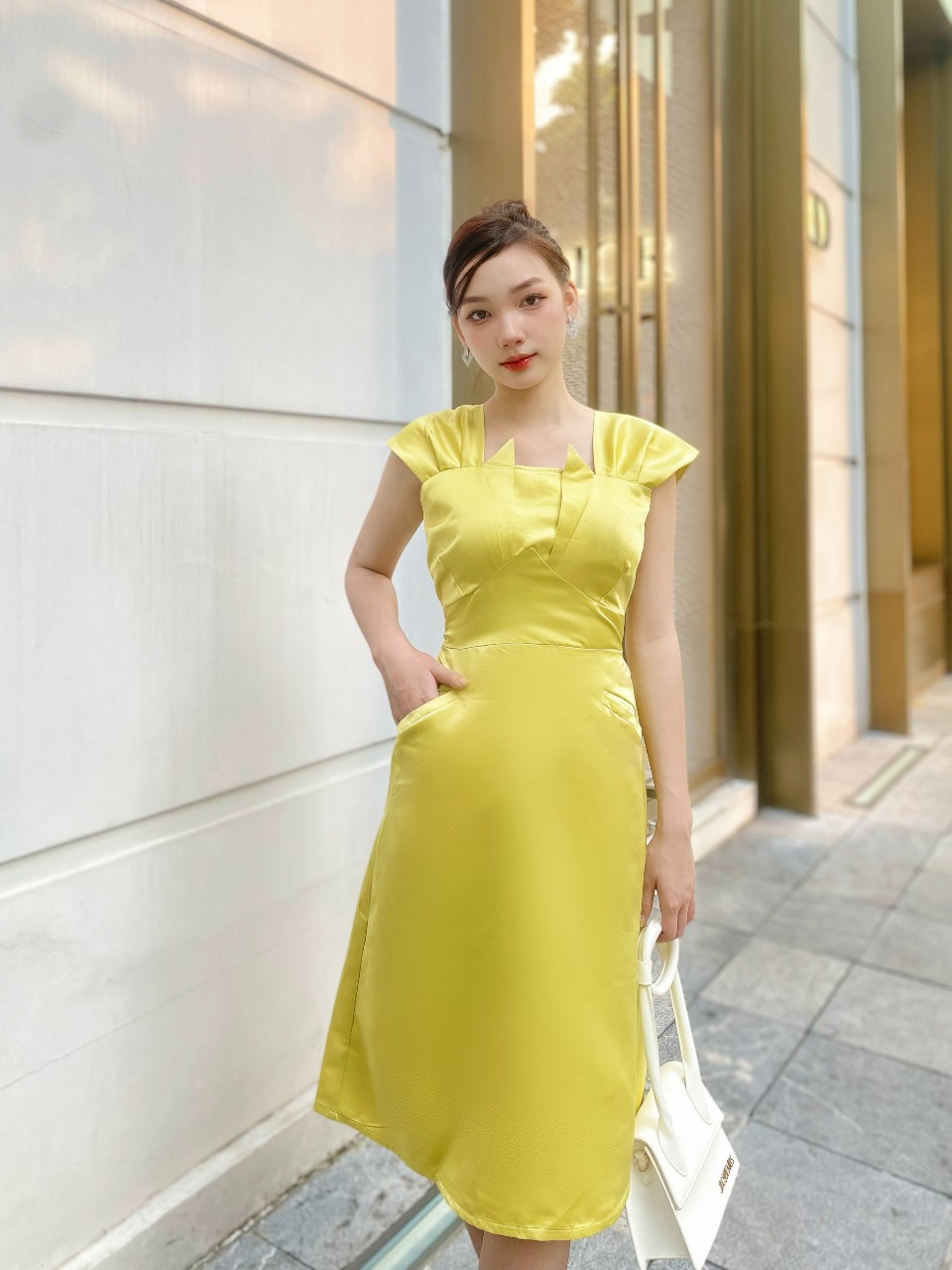 Đầm cổ vuông cách điệu 2 túi mổ duyên dáng D058 - Lady Fashion