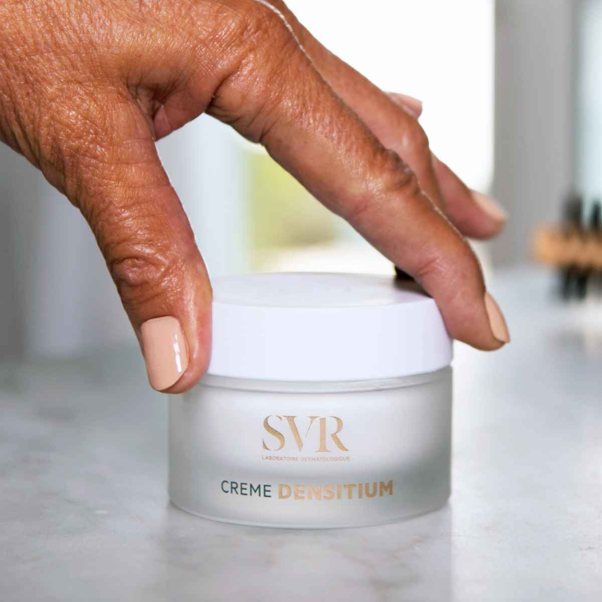 Kem dưỡng chống nhăn da giúp làn da mịn màng và đều màu da dành cho da thường và da khô SVR DENSITIUM Cream 50ml