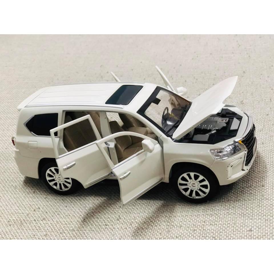 Ô TÔ MÔ HÌNH XE LEXUS LX570 1:24