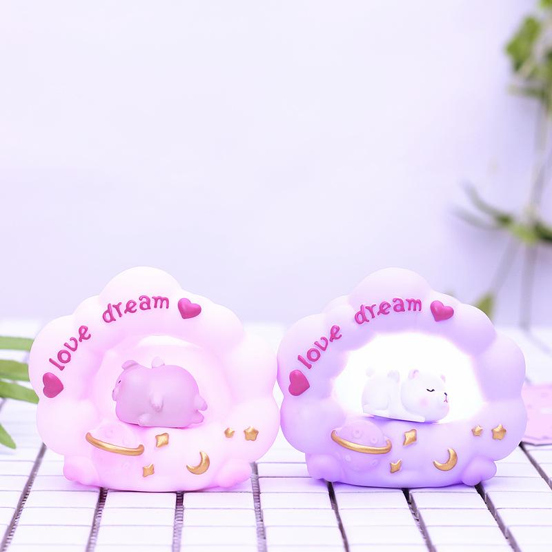 Mô Hình Trang Trí Mèo Và Heo Nằm Ngủ Trên Mây Có Đèn