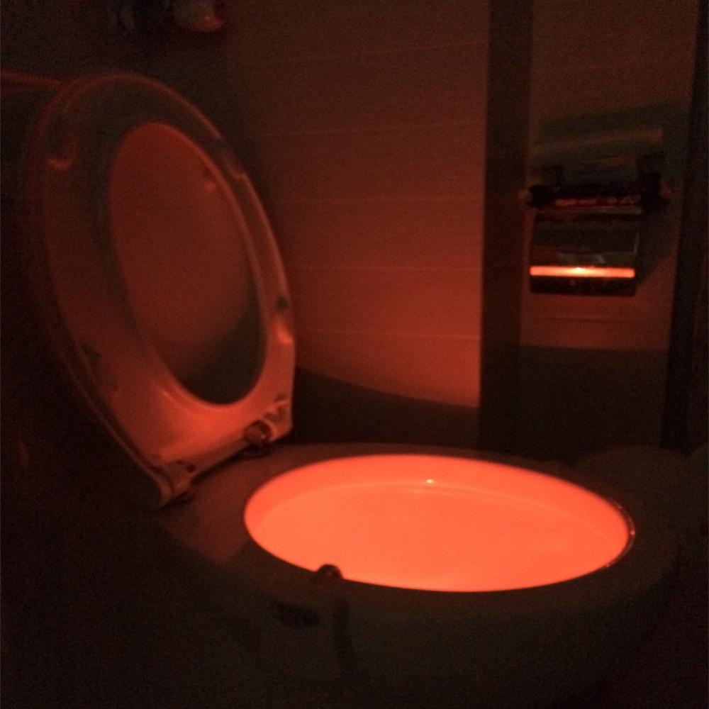 Đèn LED cảm biến chuyển động gắn toilet