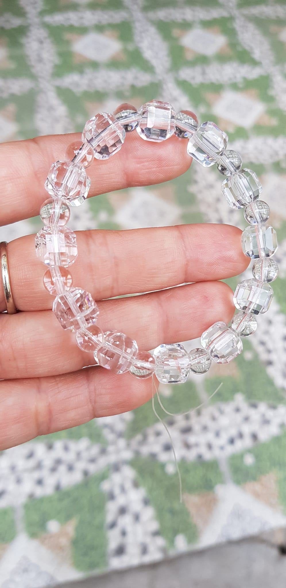 Vòng tay phong thuỷ nữ đá thạch anh trắng trong tự nhiên kiểu vuông giác tròn Size hạt vuông 10mm hạt tròn nhỏ 6mm Nữ mệnh kim mệnh Thủy đeo hợp may mắn tốt sức khoẻ công việc ạ