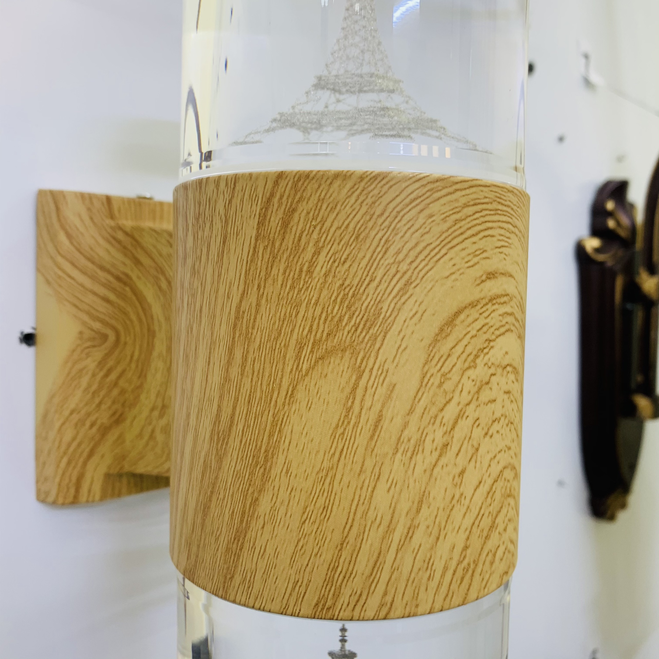 Đèn tường MONSKY ASKYE kiểu dáng hình tháp - với 3 màu ánh sáng độc đáo , hiện đại