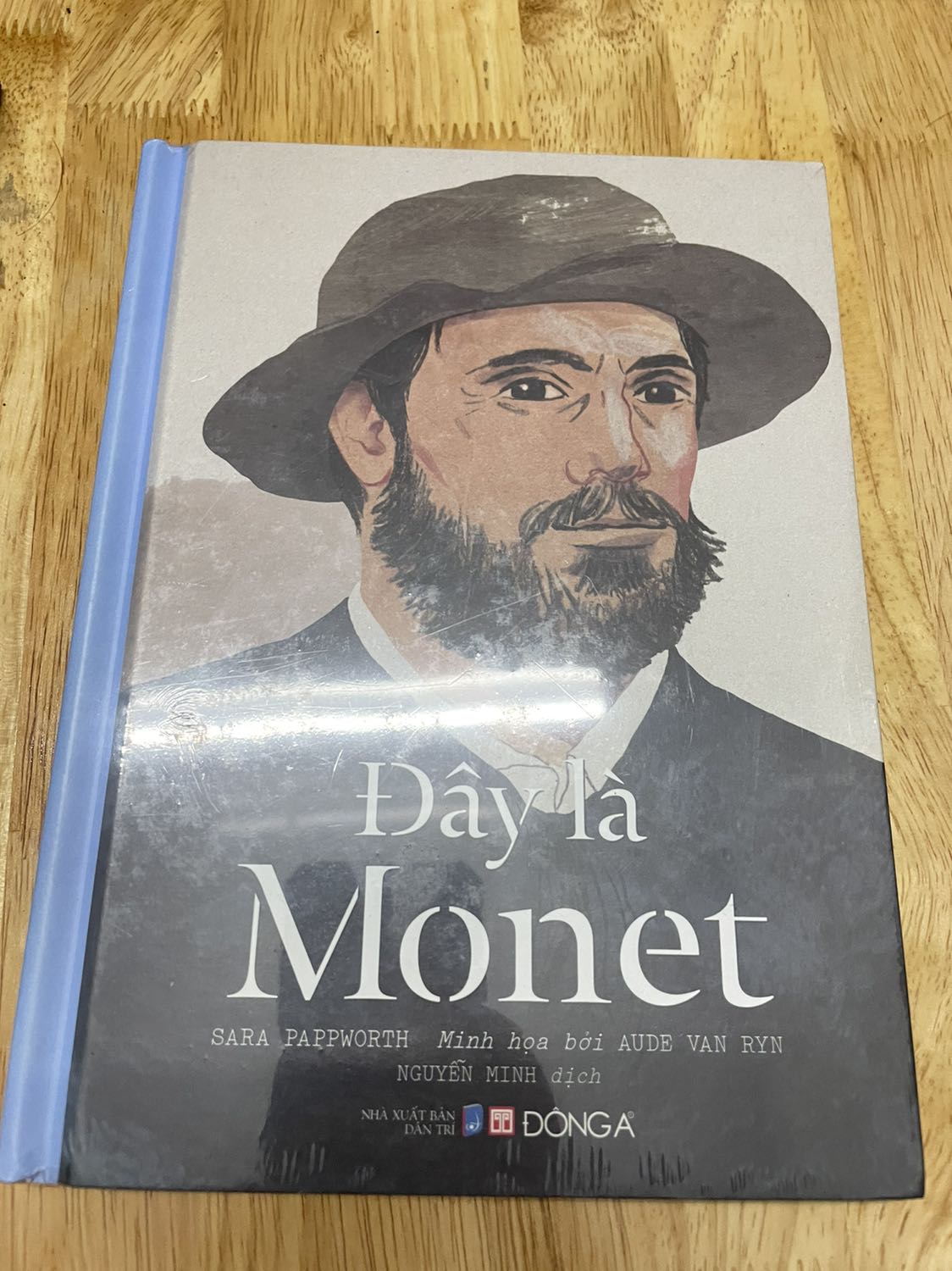 Combo 2 Cuốn Sách Về Cuộc Đời Và Sự Nghiệp Thăng Trầm Của Claude Monet:  Đây Là Monet + Claude Monet