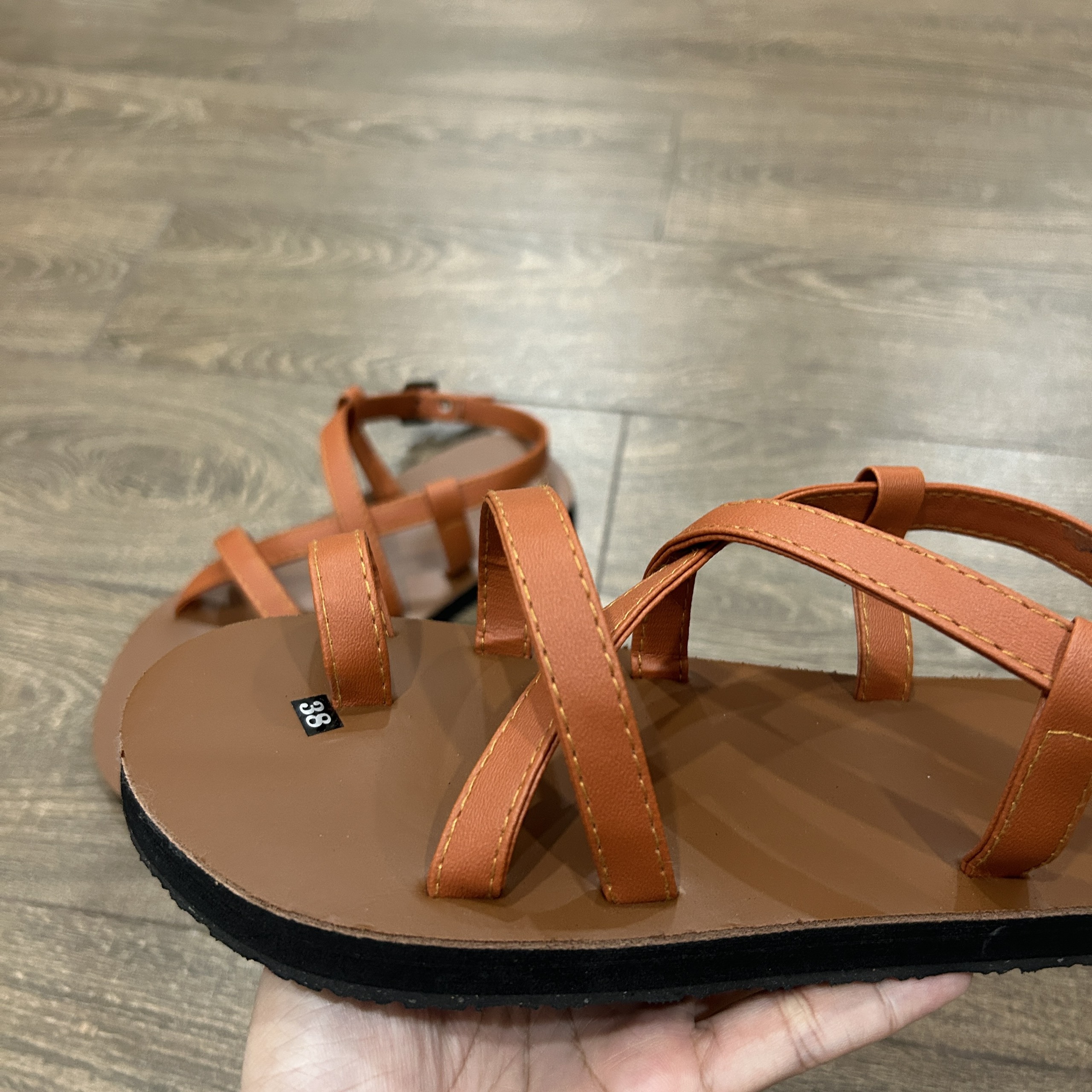 Giày sandal xỏ ngón quai chéo SD03 đi học, đi chơi, Da Pu LYNA Sandal