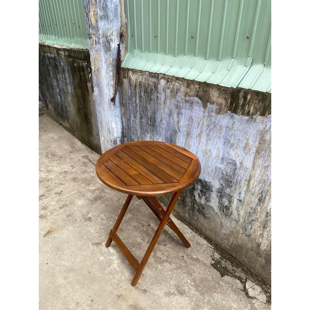 Bàn tròn gỗ