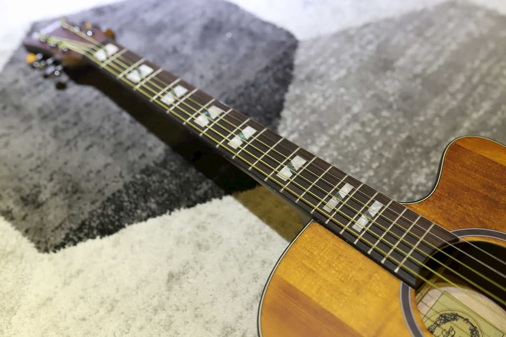 Đàn Guitar Acoustic TAKAHAMA ATK100CE-BKS