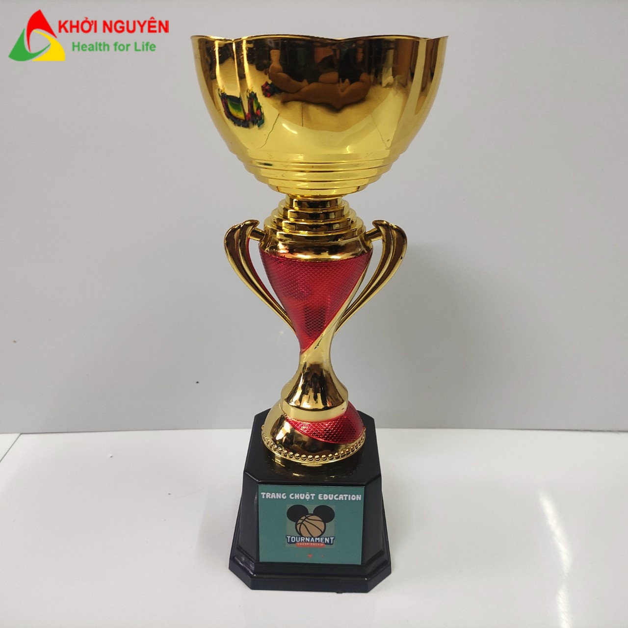 Cup thể thao 5797 kim loại cao cấp mạ màu bạc bóng thẩm mỹ phù hợp với mọi giải đấu