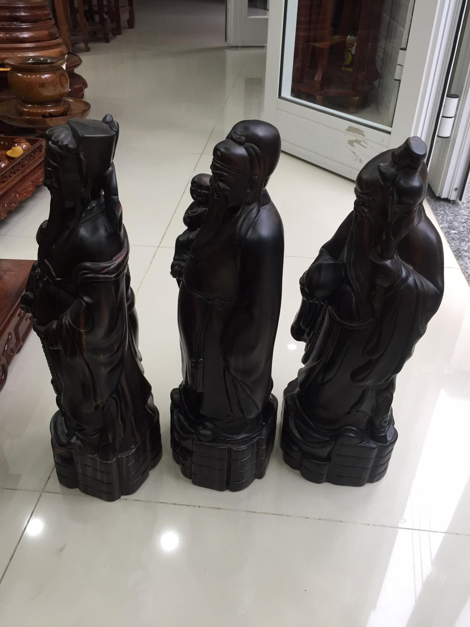 Bộ ba phước lộc thọ rời, gỗ mun, cao 40cm.Theo phong thủy bộ ba phước lộc thọ đem lại tài lộc, phúc đức, trường thọ cho gia chủ