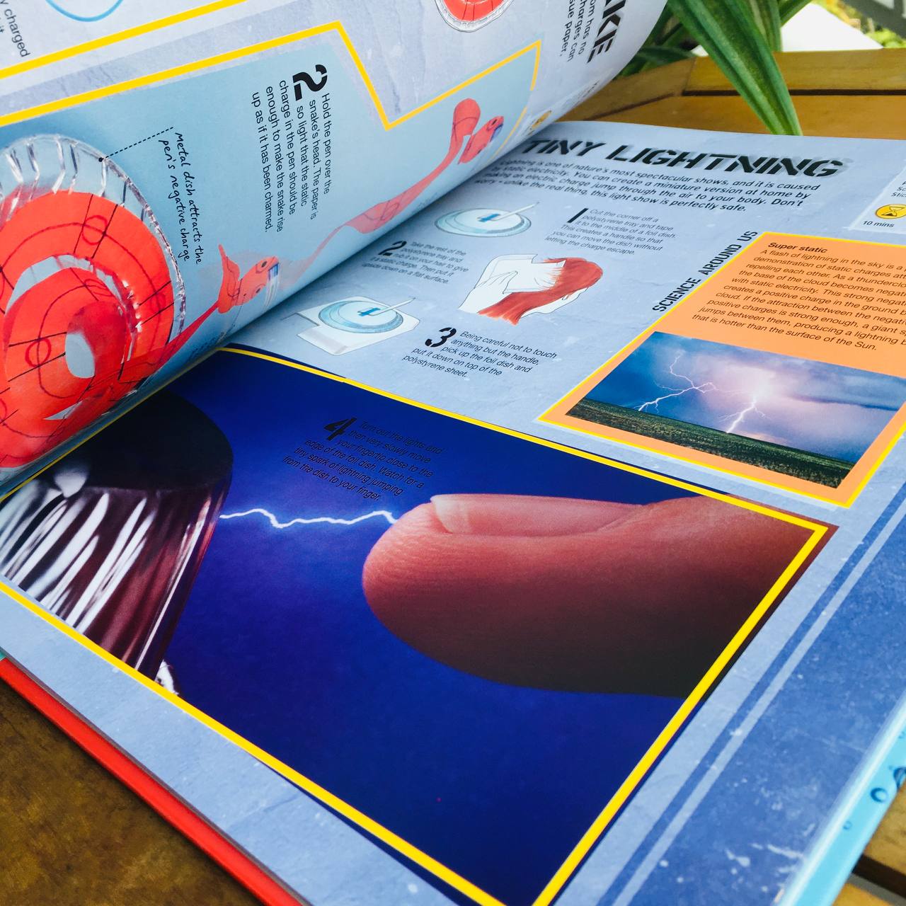 DK Science Experiments : Loads of Explosively Fun Activities You Can Do !