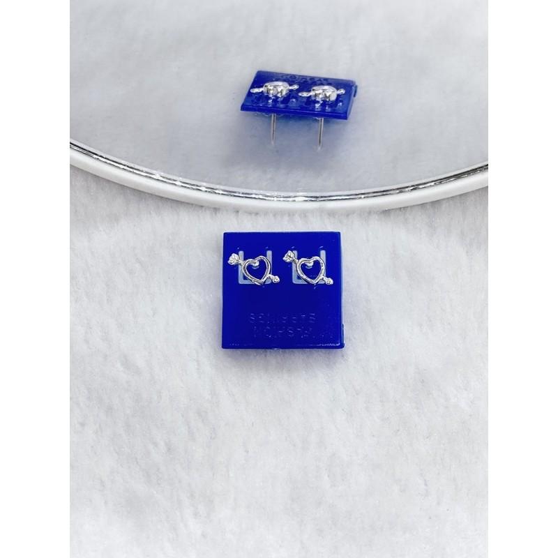 Khuyên tai bạc đơn giản, cá tính, độc đáo.