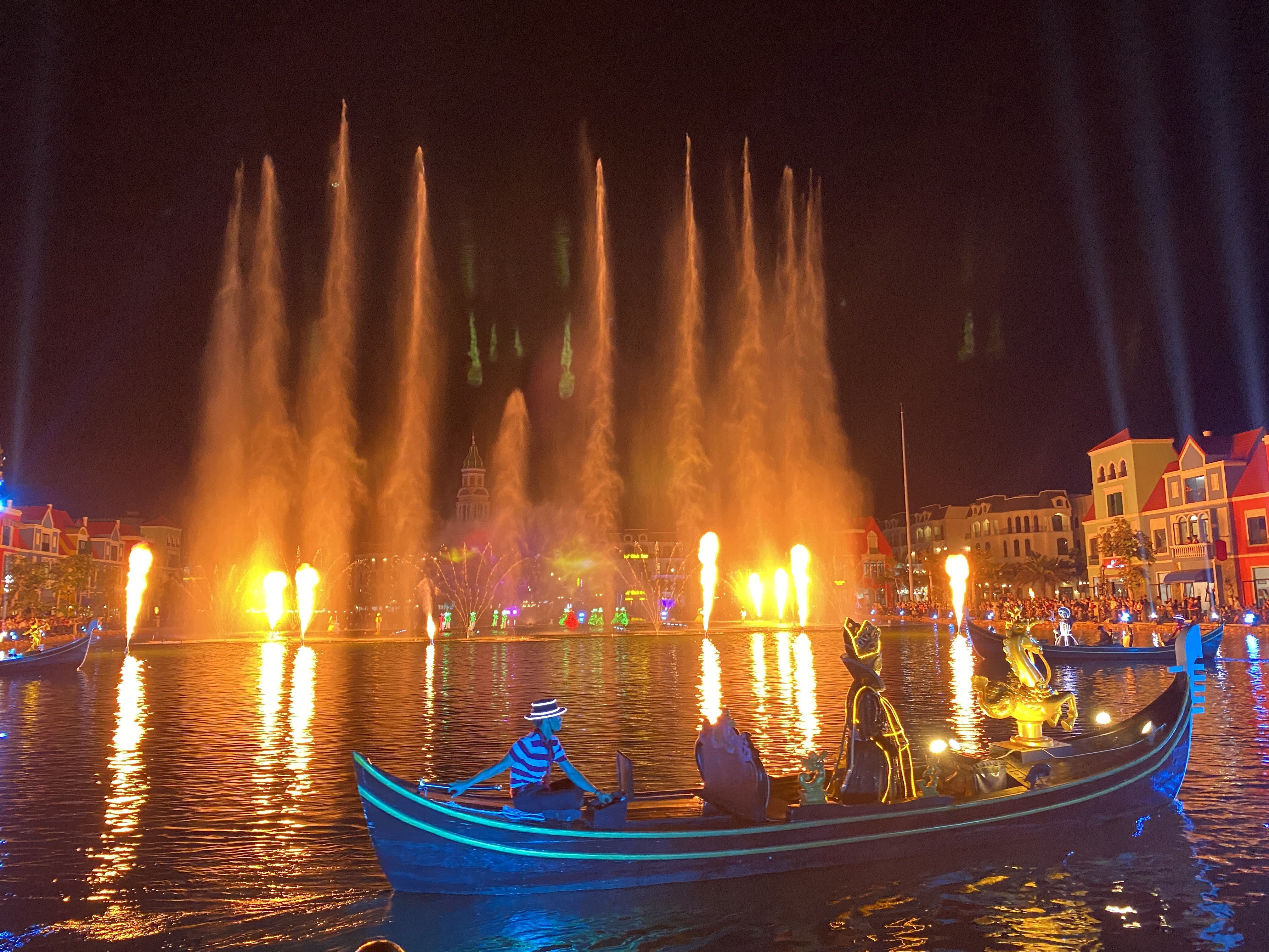 GRAND WORLD PHÚ QUỐC, THÀNH PHỐ KHÔNG NGỦ TRÊN ĐẢO NGỌC