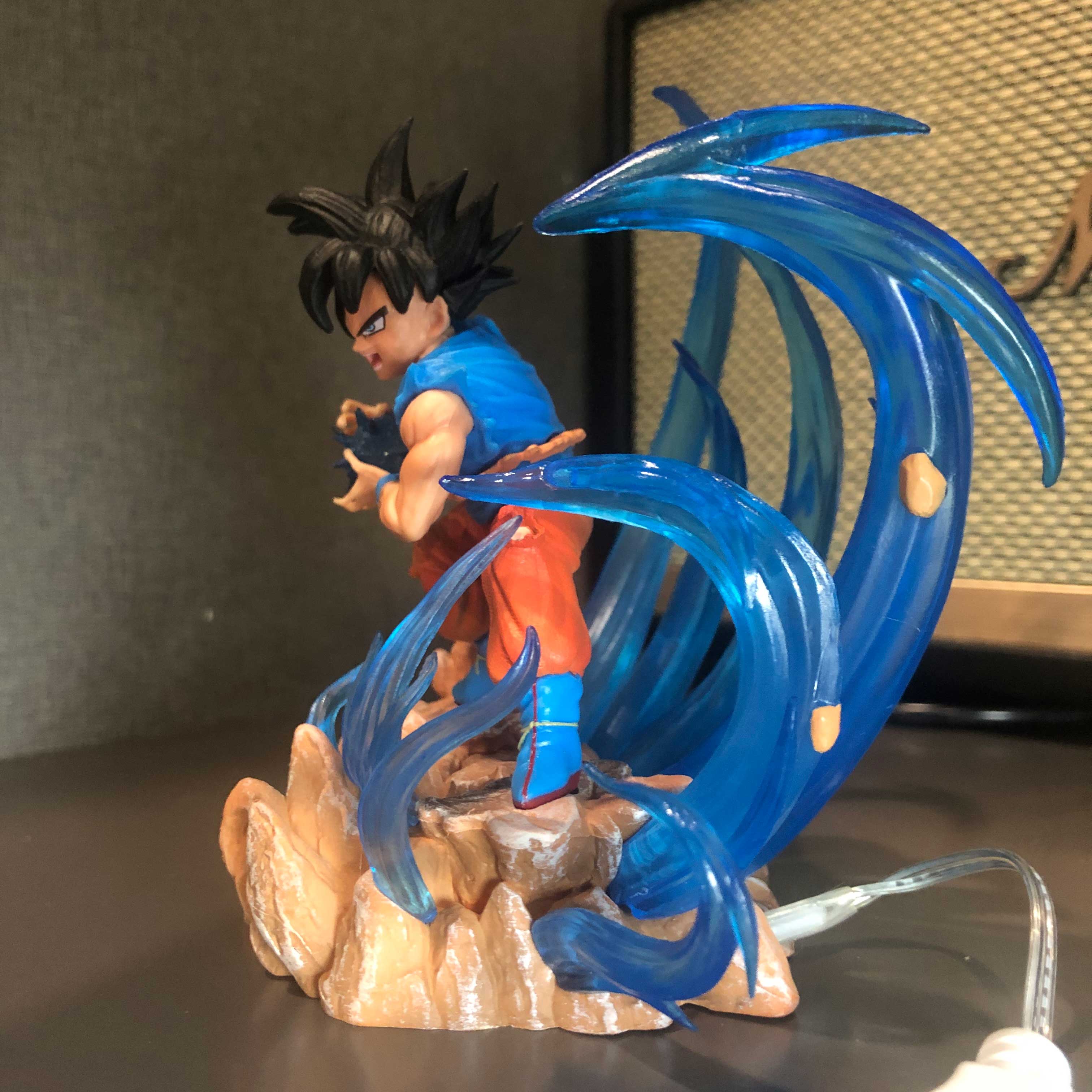 Mô hình Son Goku nổi giận 15 cm có LED - Dragon Ball