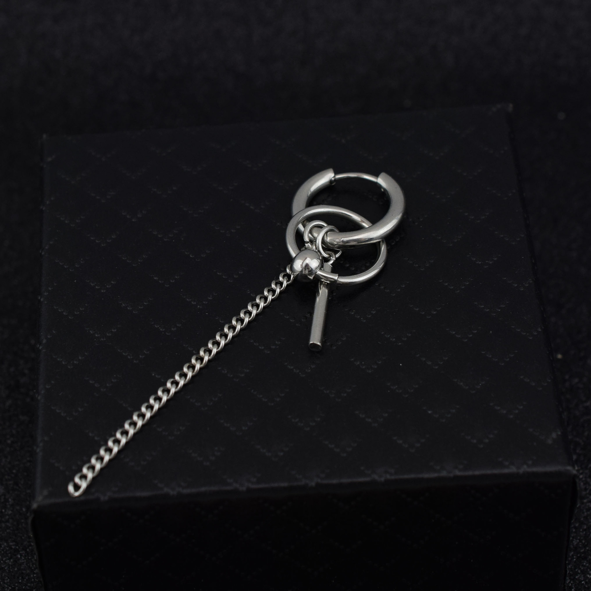 Bông tai BTS mix hình tròn, thả xích năng động