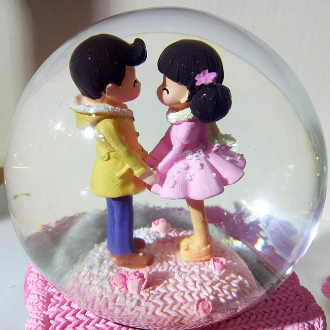 Hộp nhạc quả cầu cặp tình nhân