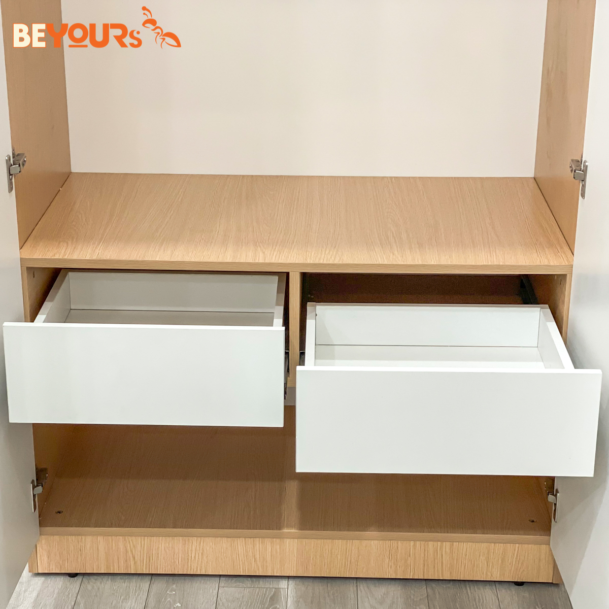 Tủ Quần Áo Gỗ Cửa Mở BEYOURs Mina 2 Cánh Màu Trắng Phối Gỗ Hiện Đại Thiết Kế Nhiều Ngăn Tiện Dụng