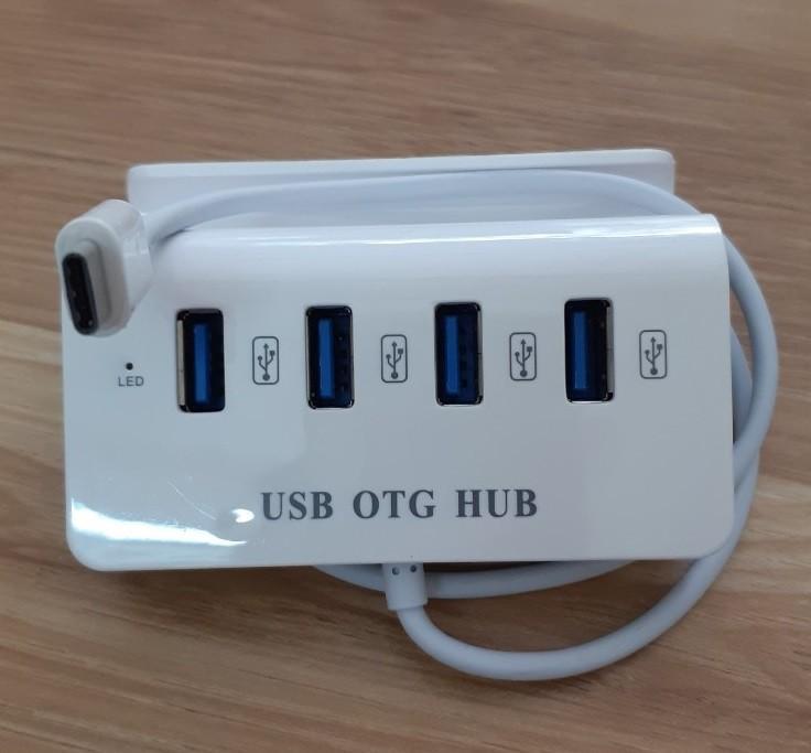 Hub USB Type-C ra 4 cổng USB kiêm giá đỡ cho Điện thoại