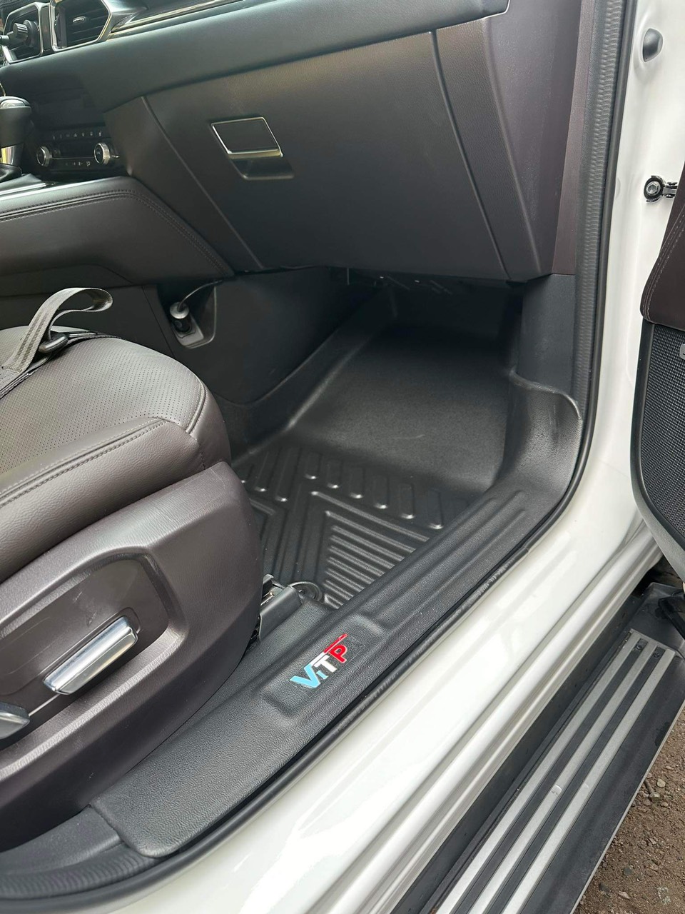 Thảm sàn ViTP Nhựa 360 Full Tràn Viền Bậc Cửa Xe Mazda CX8 6 chỗ