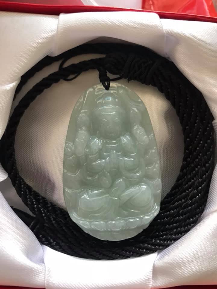 MẶT THIÊN THỦ ĐÁ CÂM THẠCH TỰ NHIÊN MÀU TRẮNG XANH NHẸ ĐỘ MỆNH NAM TUỔI TÝ MỆNH KIM THỦY MỘC SIZE CAO 49MM NGANG 31MM DẦY 6MM8 ĐEM MAY MẮN SỨC KHỎE CÔNG DANH TÀI LỘC