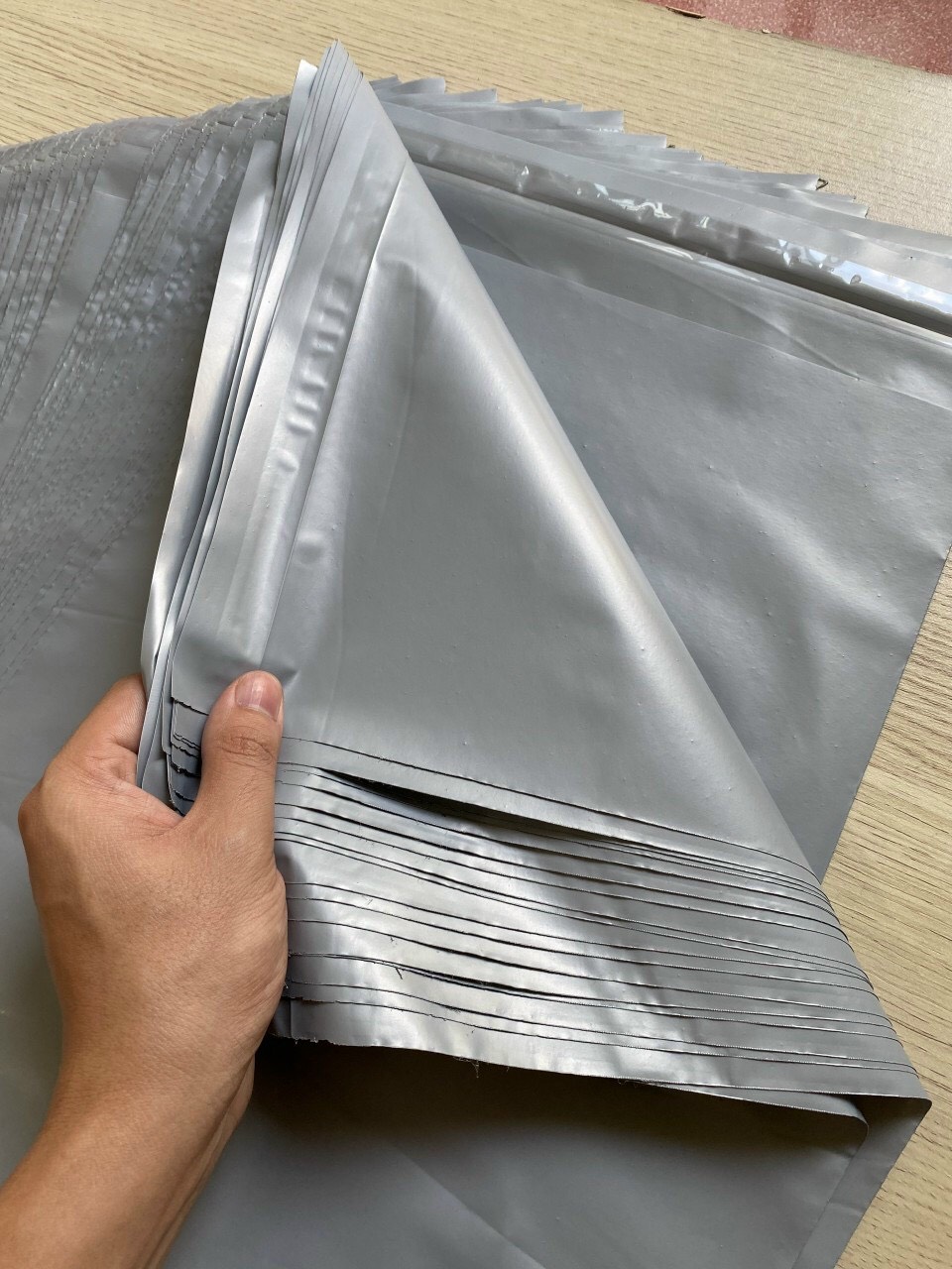 Túi Niêm Phong Trơn ,Túi Gói Hàng Có Sẵn Keo Niêm Phong Dính Chắc Dẻo Dai - Mrmystore