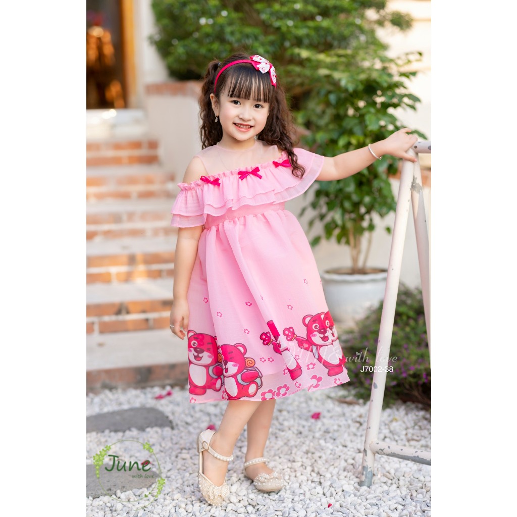 Đầm babydoll tay cánh tiên cho bé gái gấu dâu Lotso xinh xắn từ 12-40kg hàng thiết kế