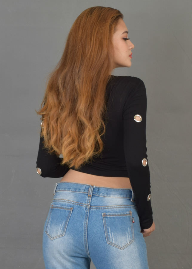 Áo Thun Nữ Croptop Tay Dài Đục Lỗ Xoắn Bụng - Đen