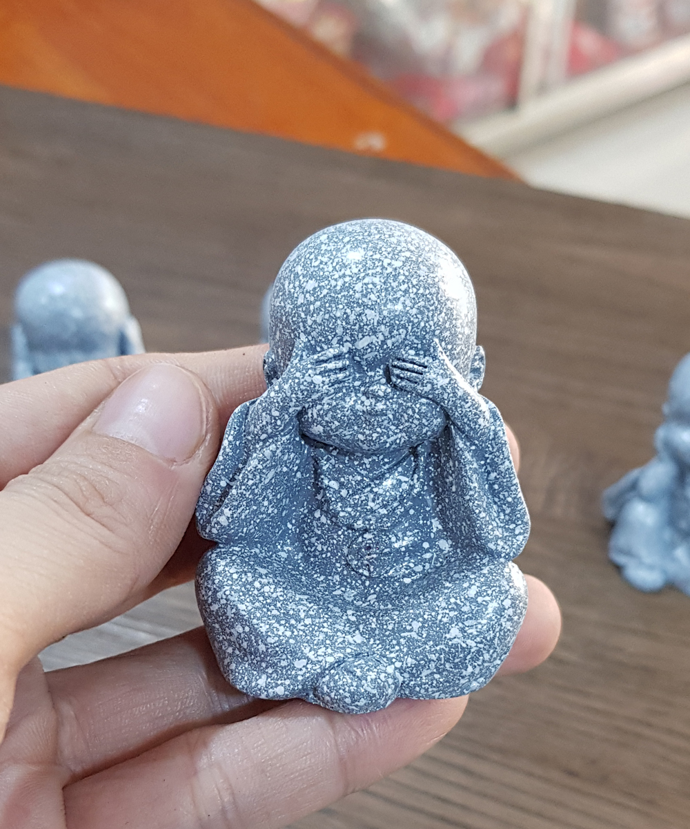 Bộ 04 chú tiểu Tứ Không giả đá kèm túi vàng lá phong thủy
