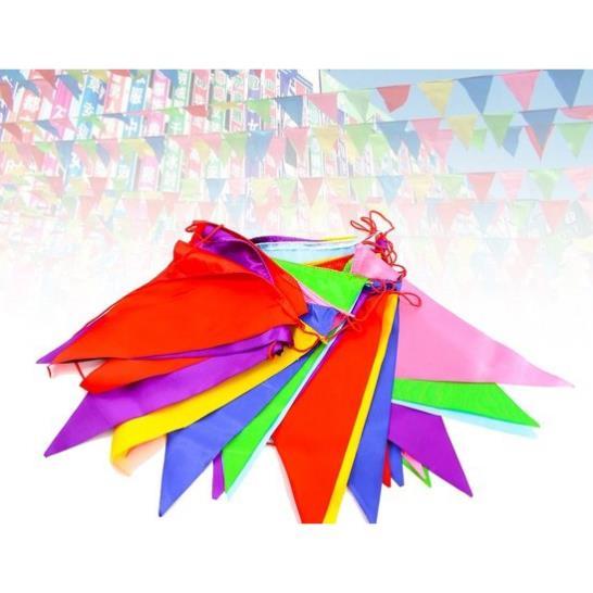 Cờ dây trang trí gồm 10 m 30 lá cờ chất liệu vải Phi bóng được cắt Bằng nhiệt nên có không bị tưa khi treo ngoài trời