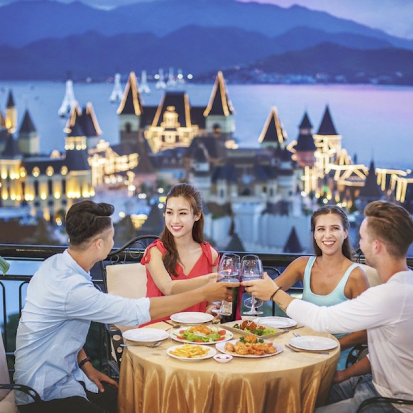 Nha Trang (Voucher) - Tour Vinpearl Land Nha Trang 1N ( Vé người lớn, cáp 2 chiều) - Venus Global