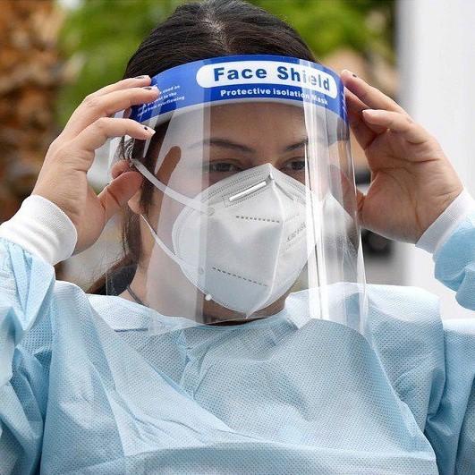 Kính chống giọt bắn Face Shield HCM Mặt kính trong suốt, chắn giọt bắn, chắn dịch, bảo vệ bạn và gia đình.