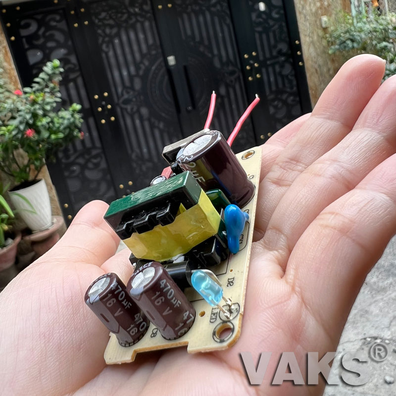 Mạch chuyển điện 220v sang 12v DC 2A