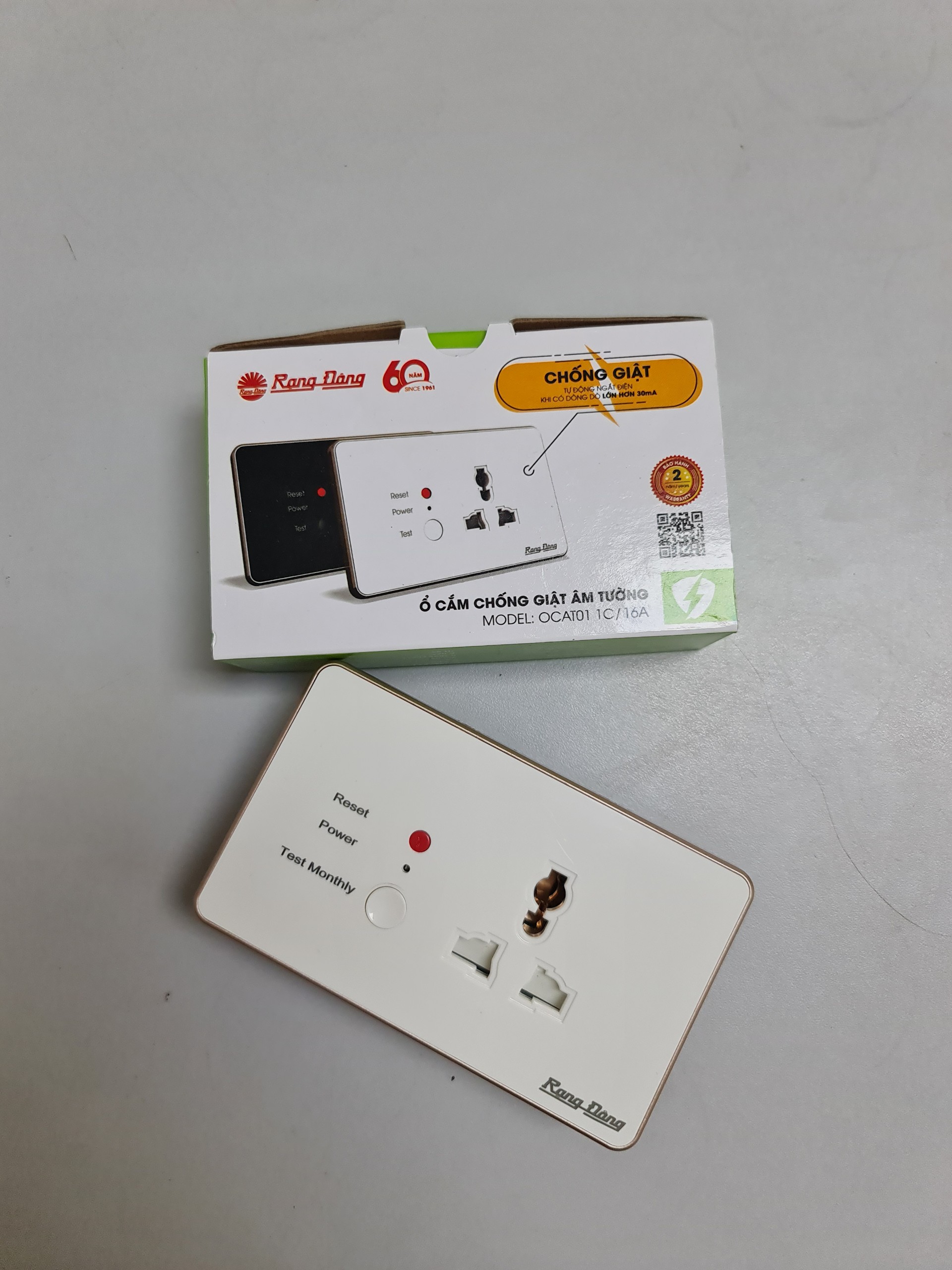 Ổ cắm âm tường chống giật Model: OCAT01 1C/16A