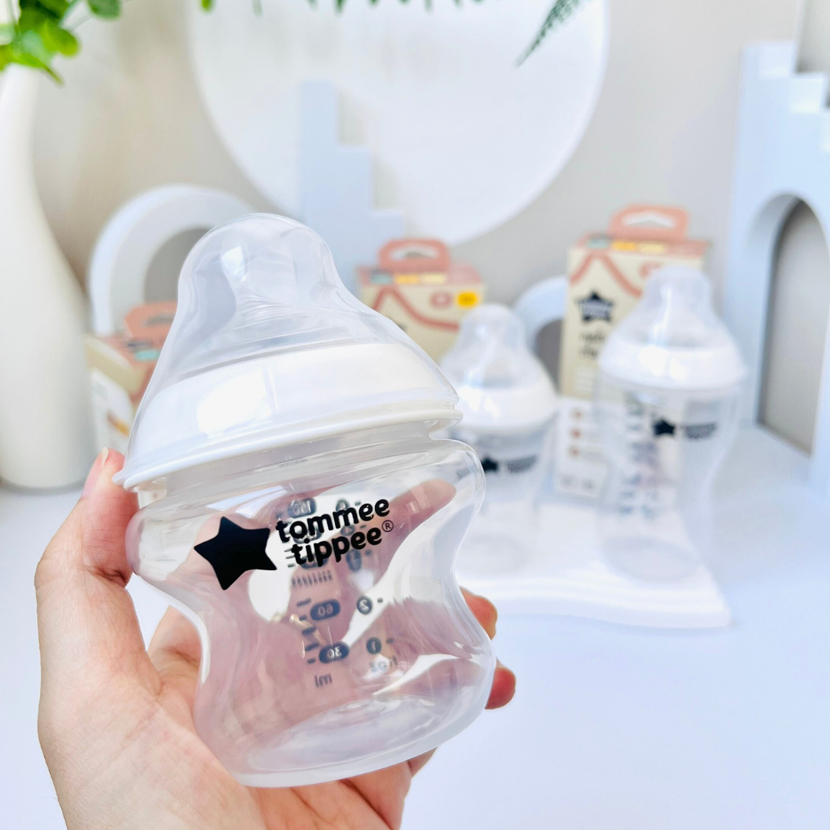 Bình Sữa Ty Siêu Mềm Tự Nhiên Tommee Tippee Natural Start 150ml, Núm Ty Của Bình 0-3 Tháng (Bình đôi)