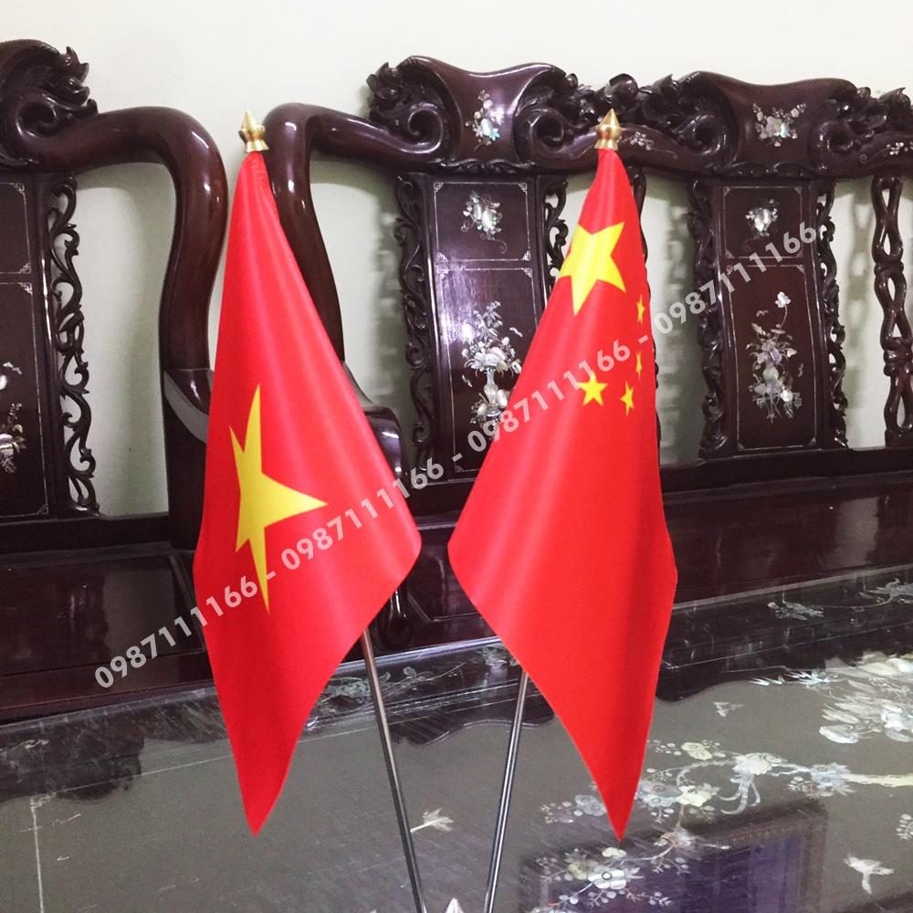 Cờ Để Bàn Đế Thép Loại cắm 2 cờ Việt Nam - Trung Quốc