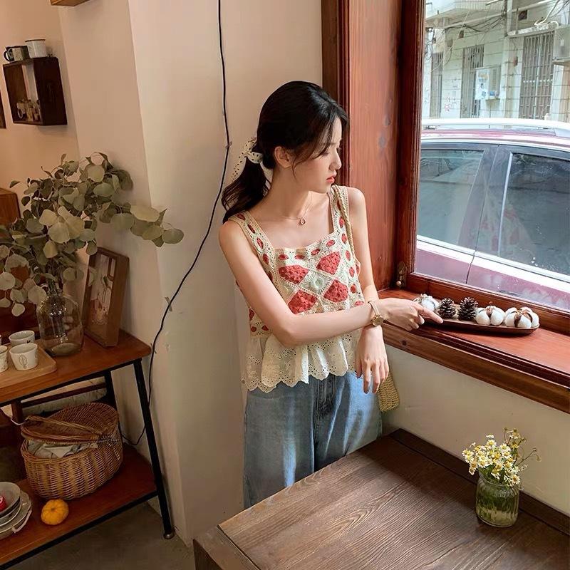 Áo 2 dây thêu hoạ tiết siêu xinh