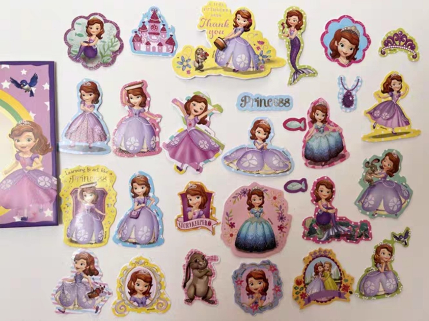 Set 28 sticker hình dán viền kim tuyến cho bé Sofia