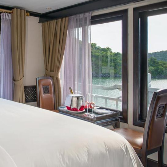 Du Thuyền 5 Sao Paradise Sails, Hạng Phòng Deluxe Balcony