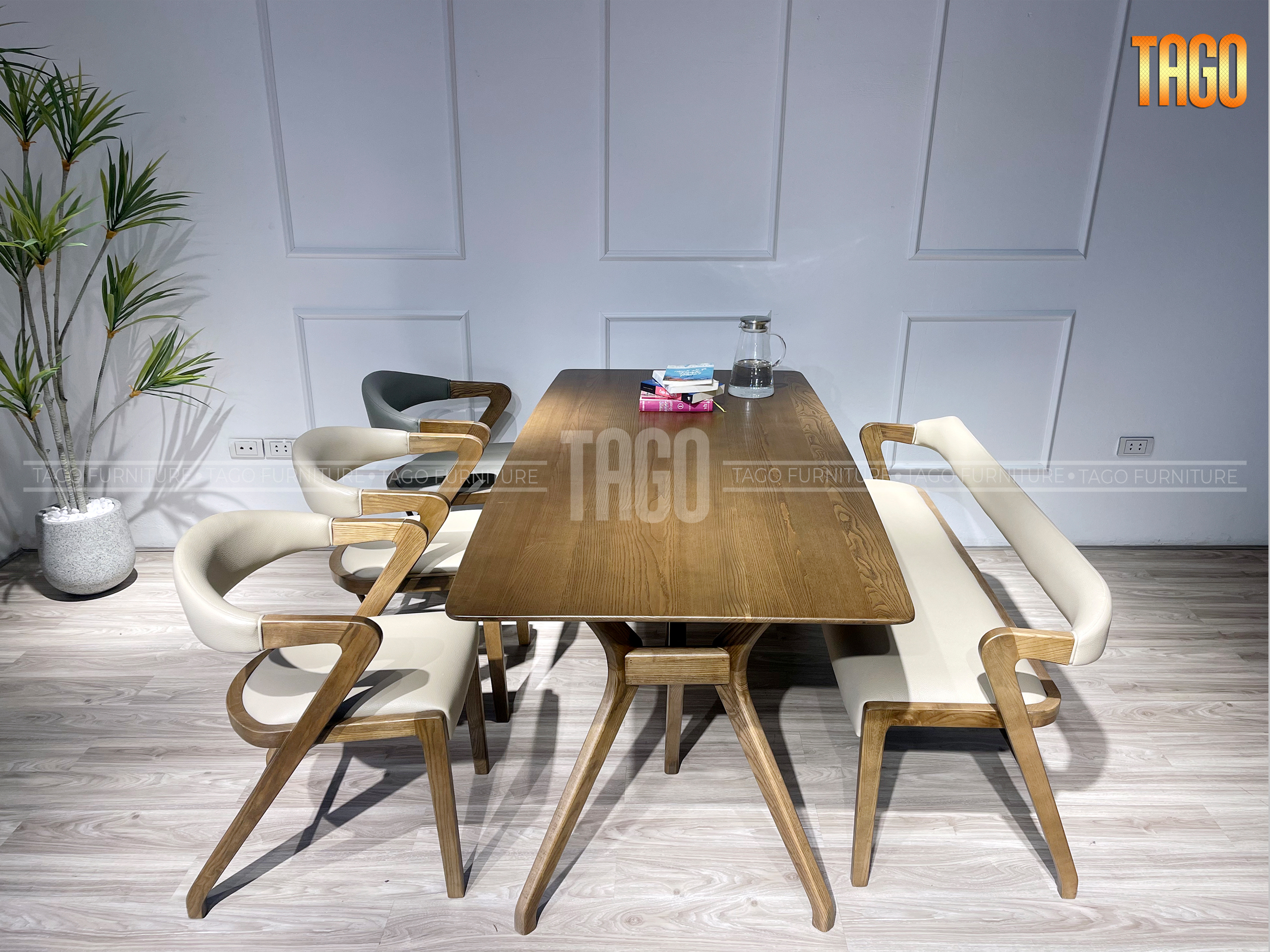 Bộ bàn ăn URI CROWN 3G