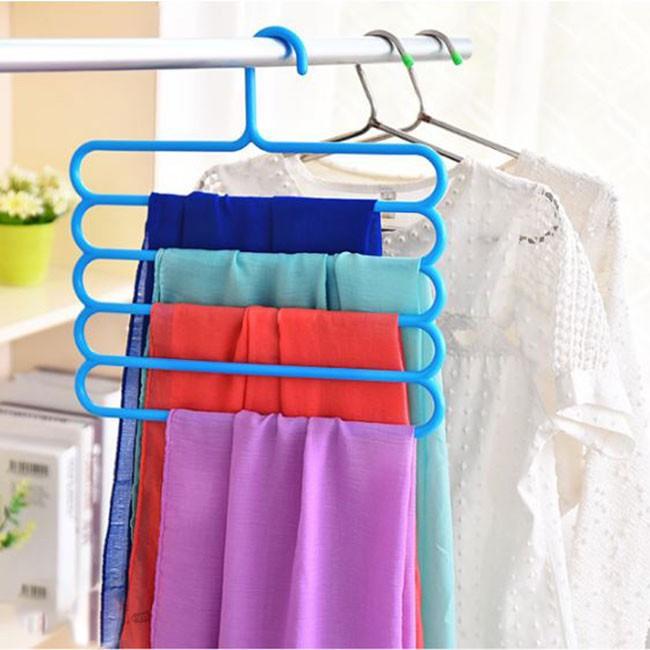 Móc treo quần áo 5 tầng bằng nhựa - giao màu ngẫu nhiên - GD615