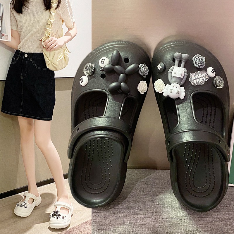 【Tặng kèm Stiker】Dép Sandal Sục Khoét Đế Dày Siêu Nhẹ Thoải Mái Thời Trang Cross Siêu Xinh