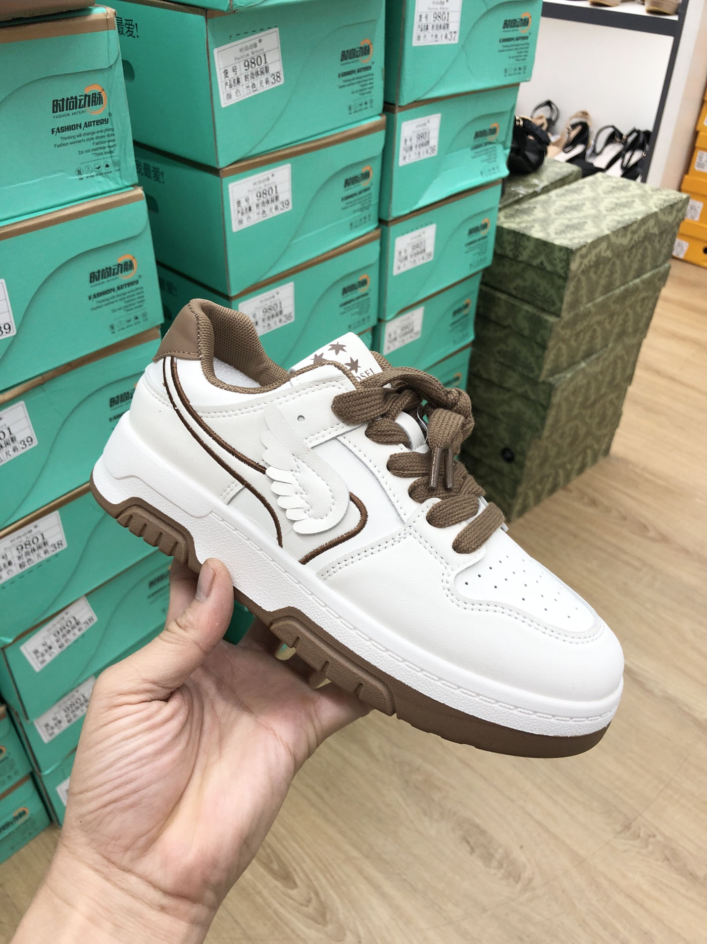 Giày thể thao nữ, sneaker GTT9801