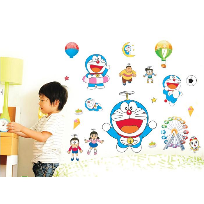 Decal trang trí tường - Doremon vui chơi cùng Vòng Xoay Đu